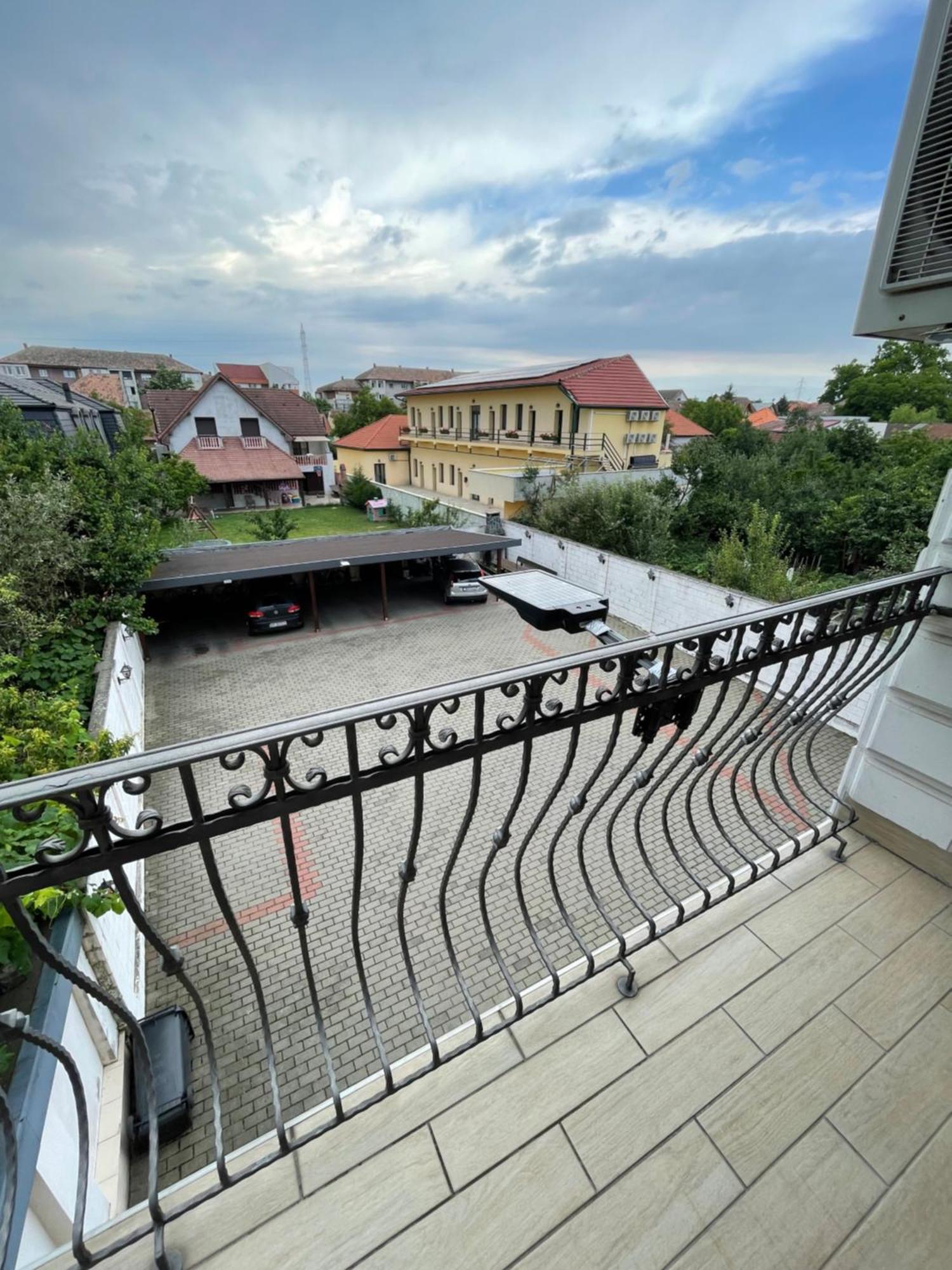 Apartment In The Villa Northern Dreams #1 Parking Included In Price Τιμισοάρα Εξωτερικό φωτογραφία